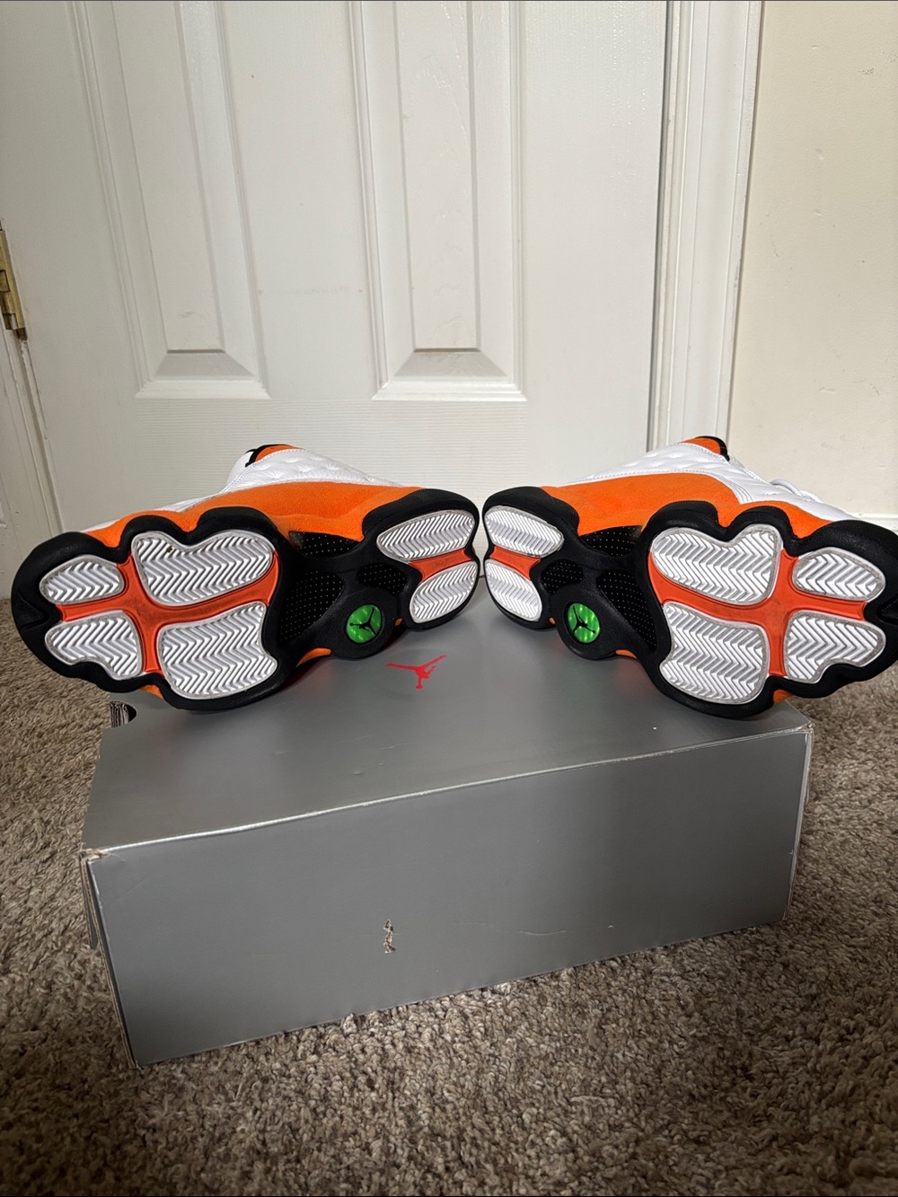 Air Jordan 13 Retro Mens size 9.5 White and Orange Basketball Shoe - Picture 8 of 9